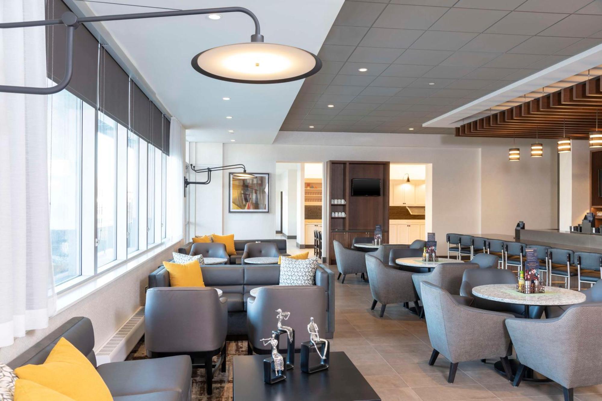 Hyatt Place Detroit/Royal Oak Bagian luar foto