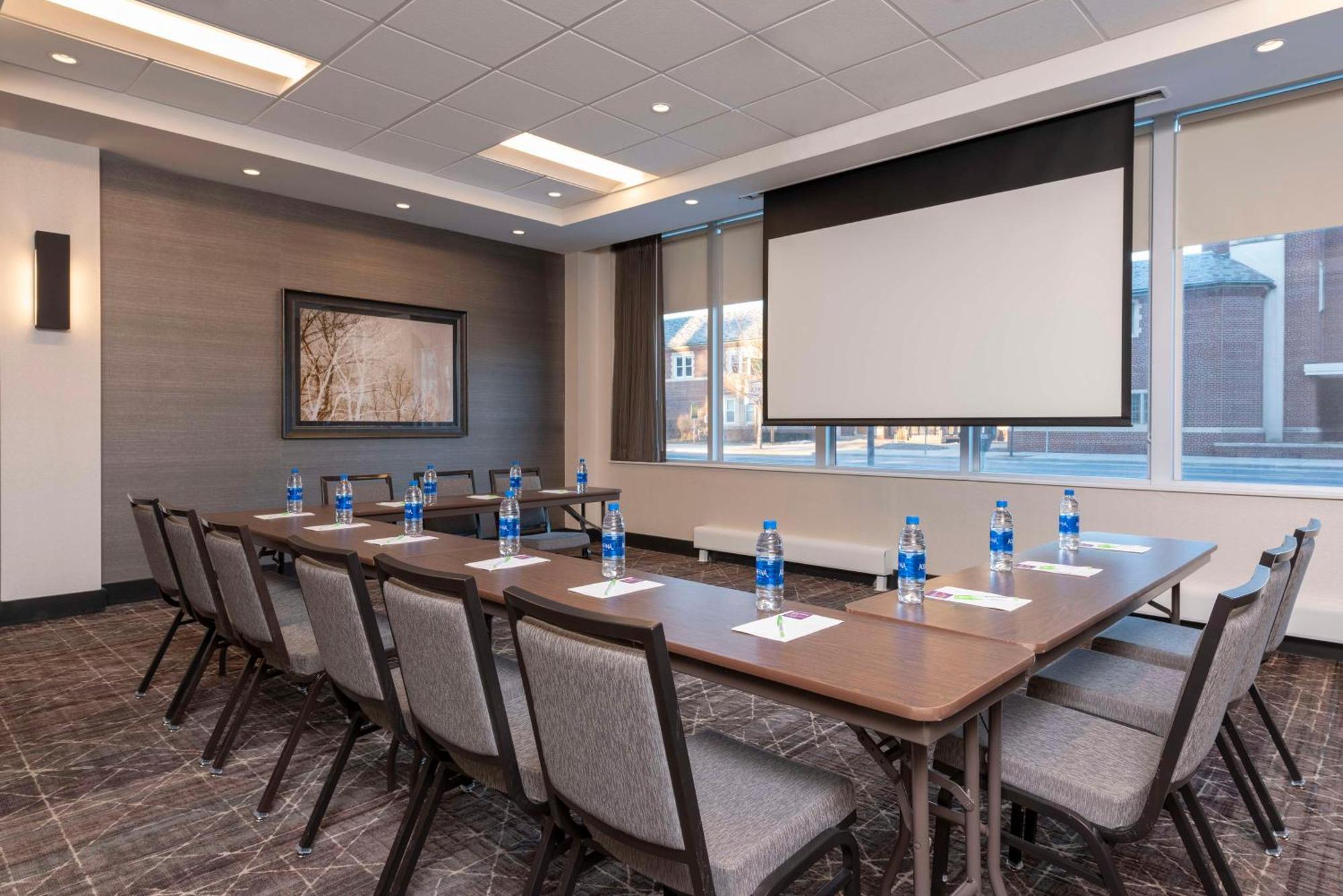 Hyatt Place Detroit/Royal Oak Bagian luar foto
