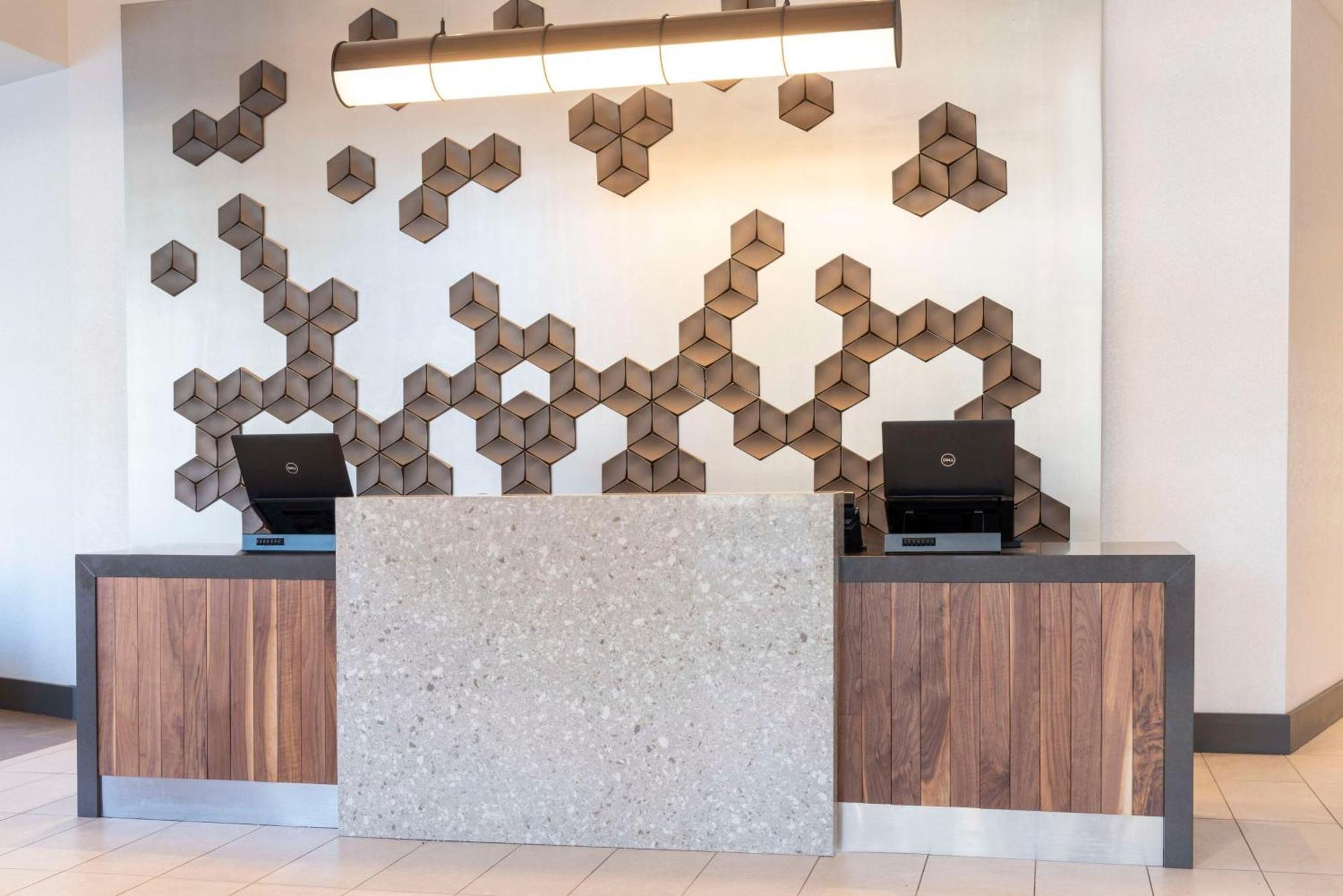 Hyatt Place Detroit/Royal Oak Bagian luar foto