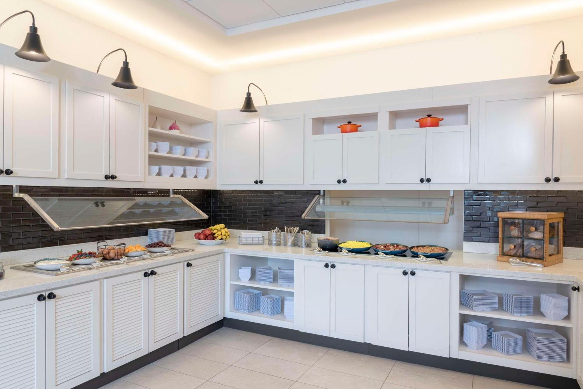 Hyatt Place Detroit/Royal Oak Bagian luar foto