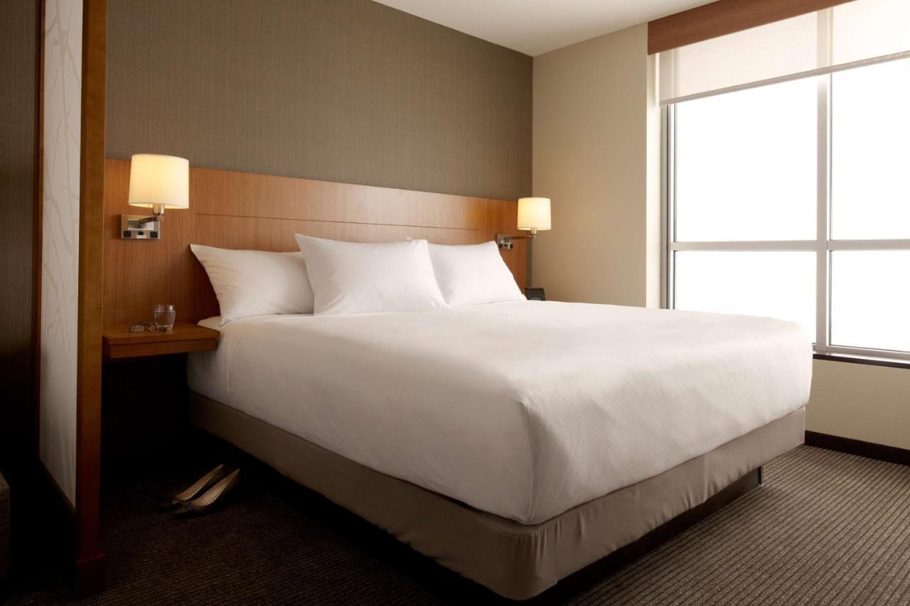 Hyatt Place Detroit/Royal Oak Bagian luar foto
