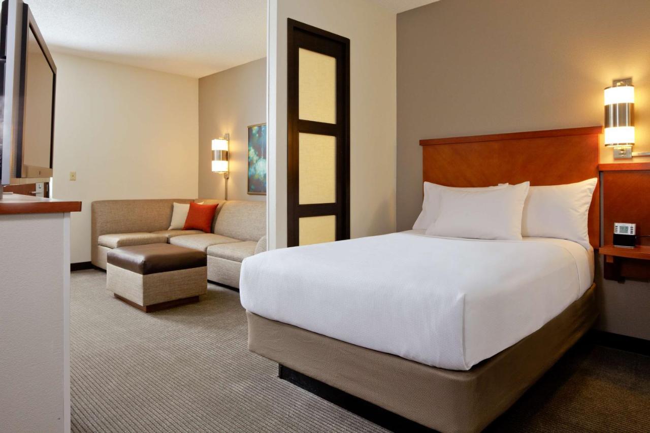 Hyatt Place Detroit/Royal Oak Bagian luar foto