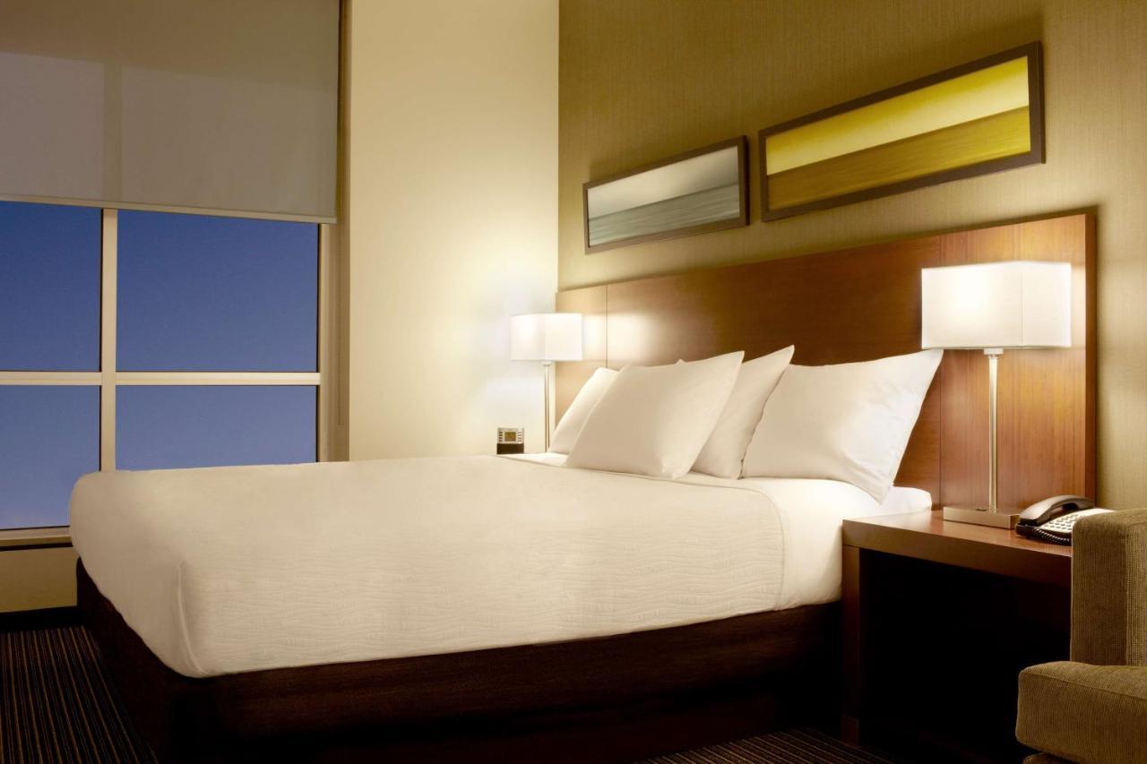 Hyatt Place Detroit/Royal Oak Bagian luar foto
