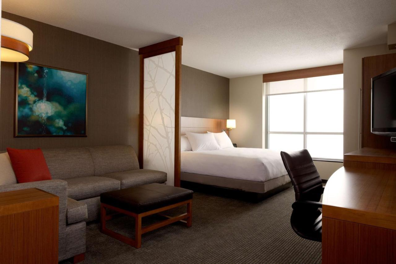 Hyatt Place Detroit/Royal Oak Bagian luar foto
