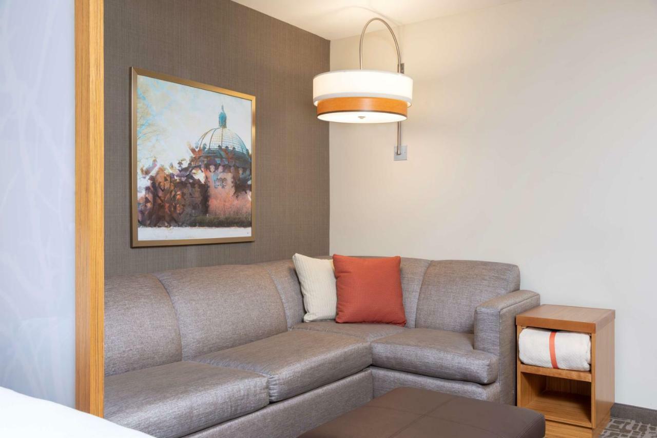Hyatt Place Detroit/Royal Oak Bagian luar foto