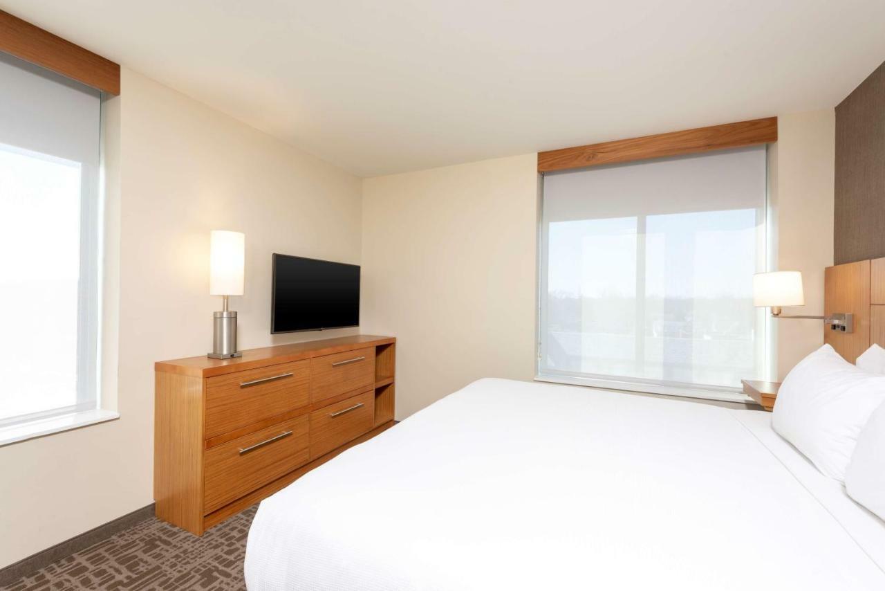 Hyatt Place Detroit/Royal Oak Bagian luar foto
