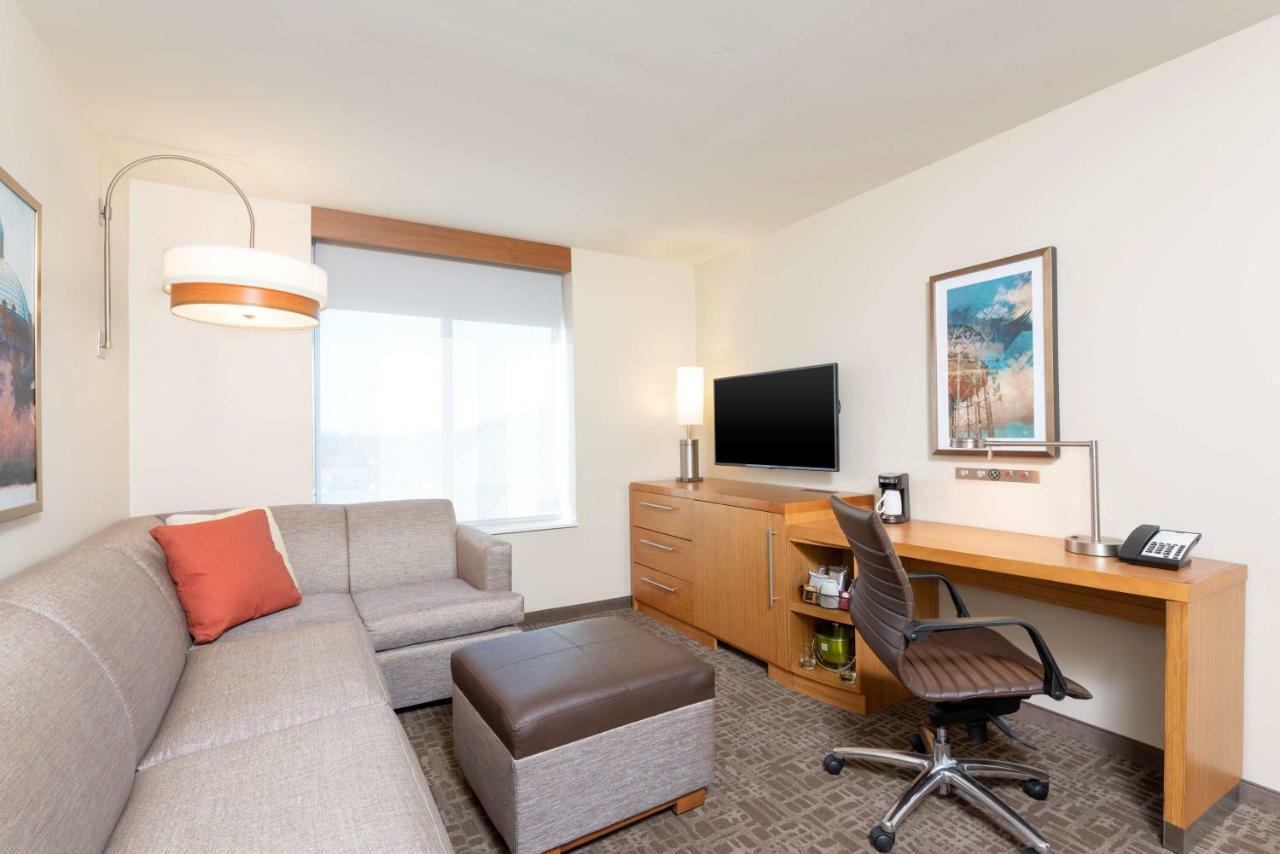 Hyatt Place Detroit/Royal Oak Bagian luar foto