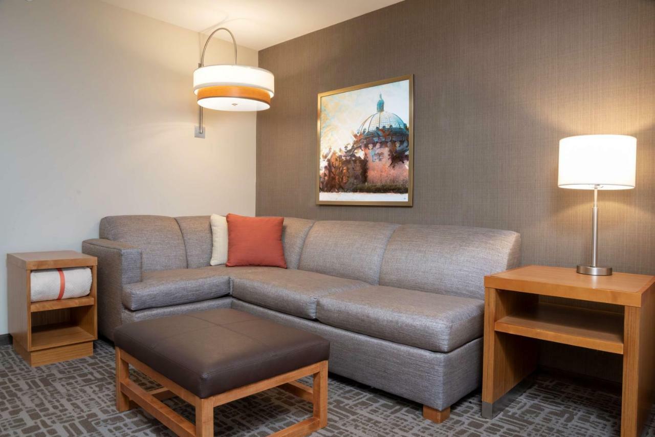 Hyatt Place Detroit/Royal Oak Bagian luar foto